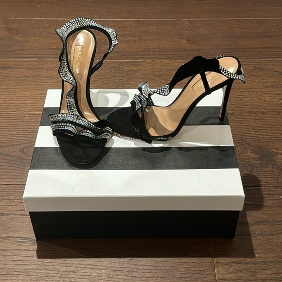 NWT Aquazzura Ruffle Black Suede Crystal Sandal Size 37.5/7.5 - Picture 2 of 11